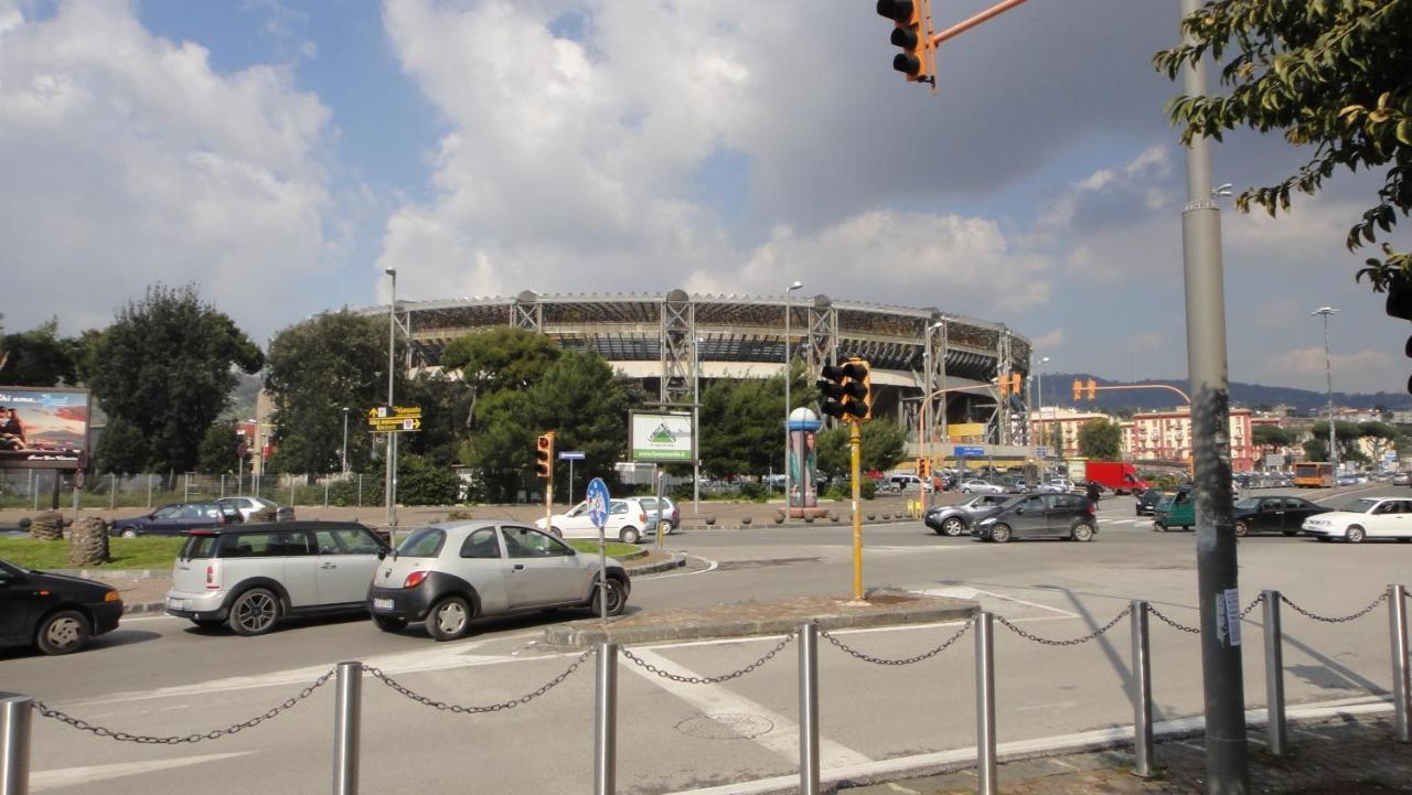 נאפולי Chiarini22 Apartments מראה חיצוני תמונה